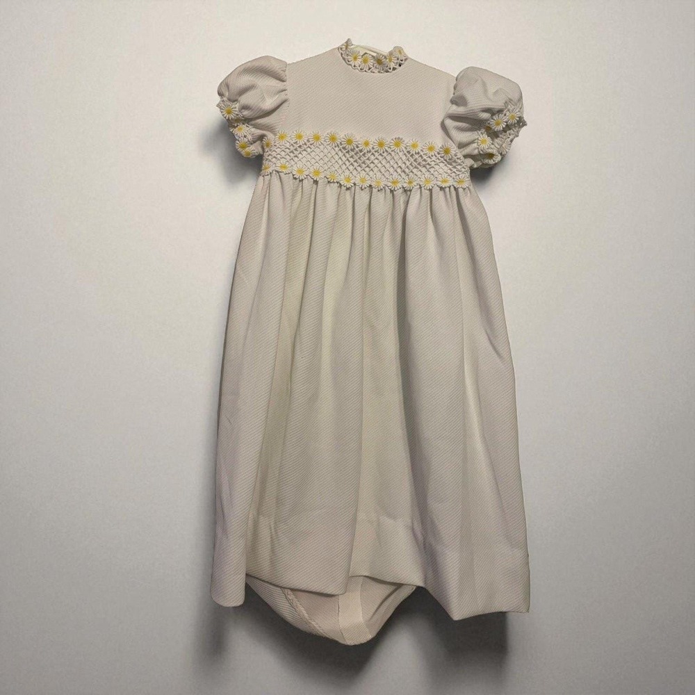 Vintage Style Smocked Dress Kids‎ White Yellow Daisy Floral Textured Puff Sleeve